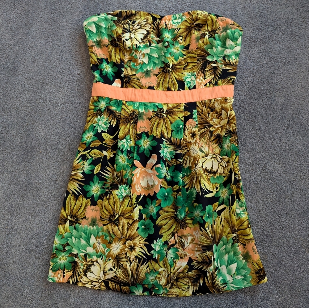 Love tree floral mini dress size m strapless